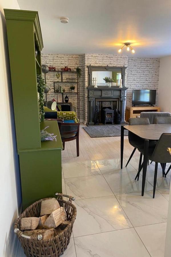 No2 At Rosebank Apartments Мовилл Экстерьер фото